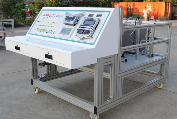 HY-QCXE505新能源汽車(chē)電動(dòng)空調實(shí)訓臺（比亞迪E5電動(dòng)車(chē)） 